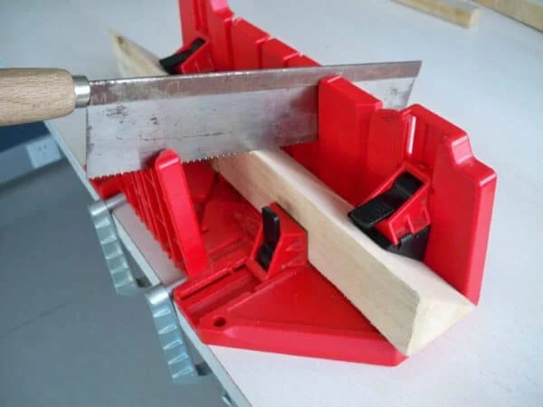 CLAMPING MITRE BOX